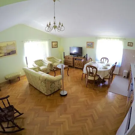 Tena * Tribunj (Sibenik-Knin)