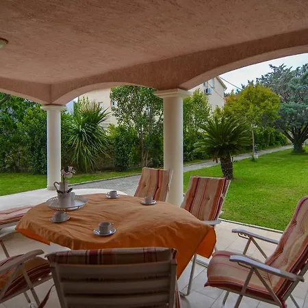 Apartman Tena *